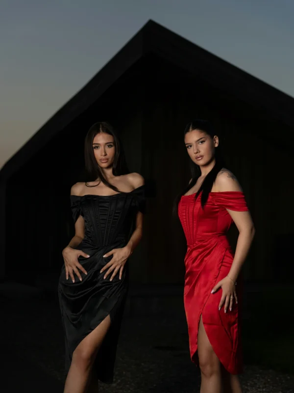 rochie midi Ema negru și roșu cu corset și umeri goi