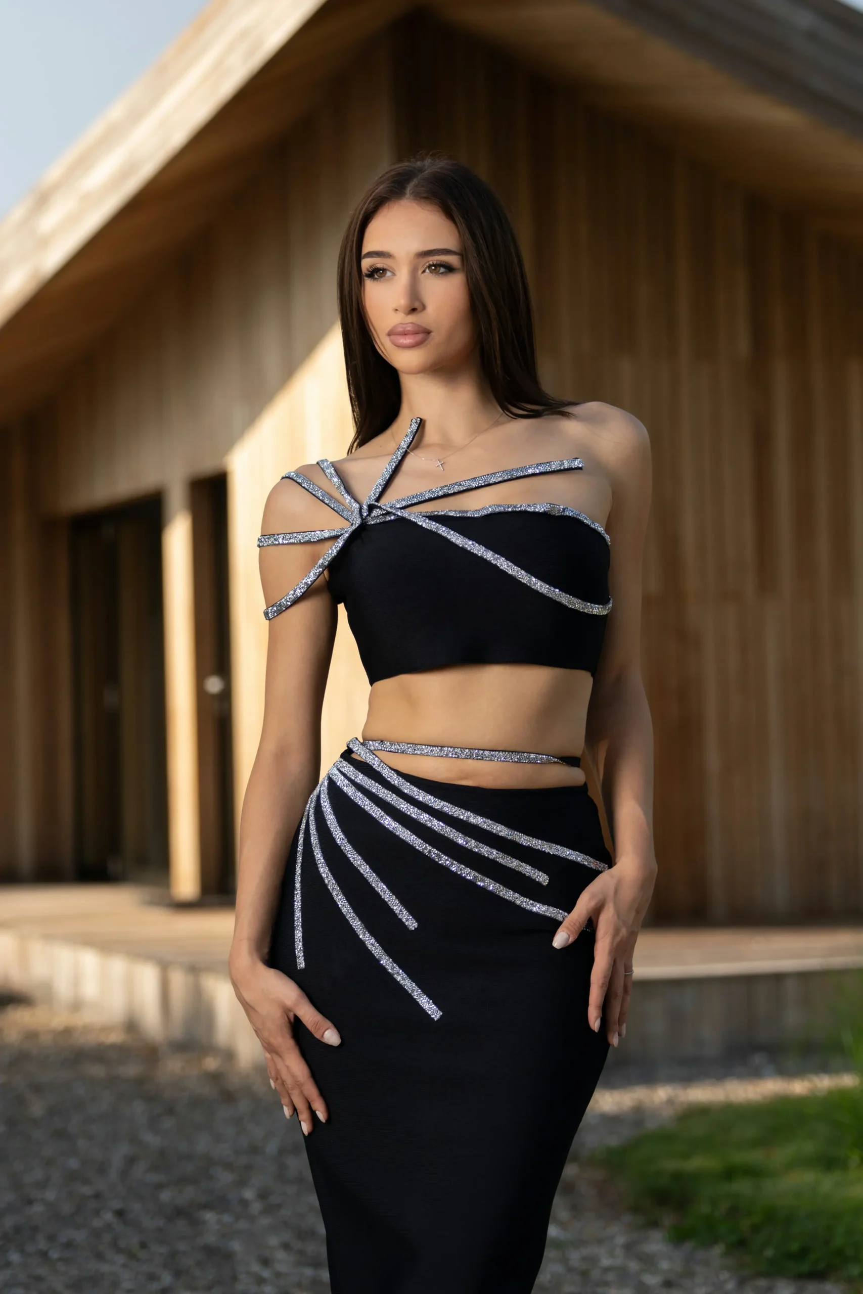 Set OZAİ negru cu baghete argintii din material elastic – Nourra Design